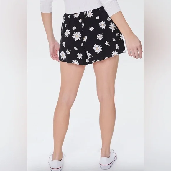 FOREVER 21 Black Daisy Floral Print High Rise Culotte Shorts NEW NWT Sz XS - Picture 4 of 8